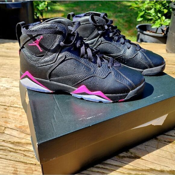 NIB Air Jordan Retro hyper Pink  7's - Picture 1 of 9